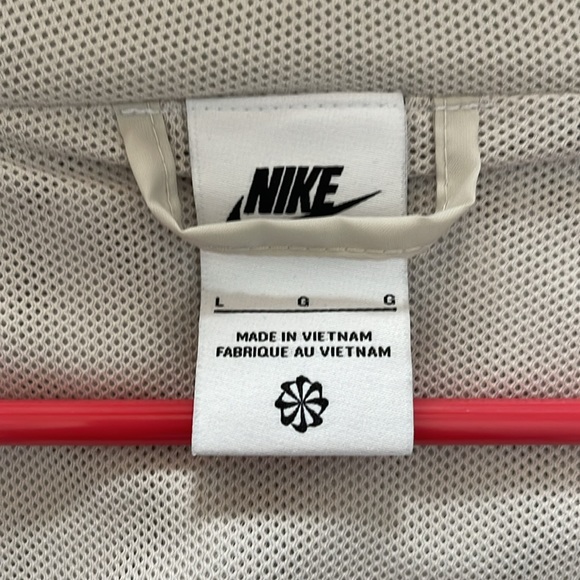 Nike windbreaker - Picture 3 of 3